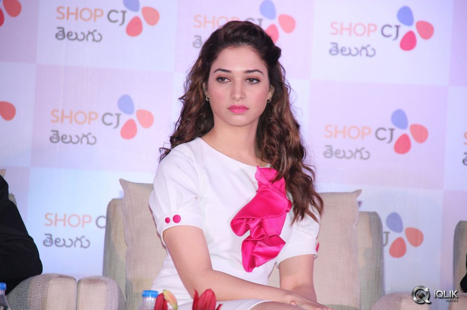 Tamannaah-at-Shop-CJ-Telugu-Launch